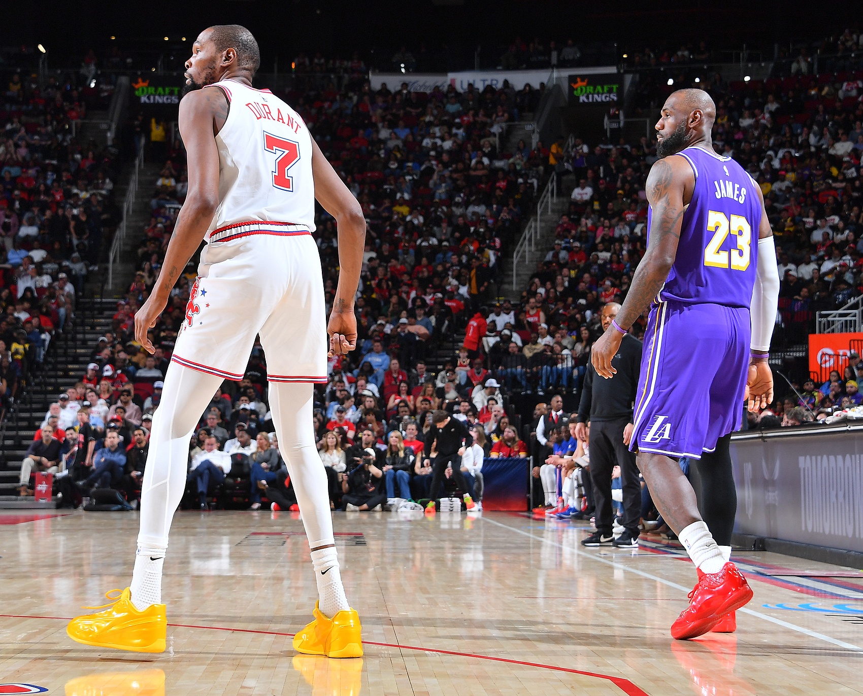 乔·约翰逊:勒布朗+KD+KG+奥拉朱旺+便士历史首发五虎 乔·约翰逊:勒布朗+KD+KG+奥拉朱旺+便士历史首发五虎