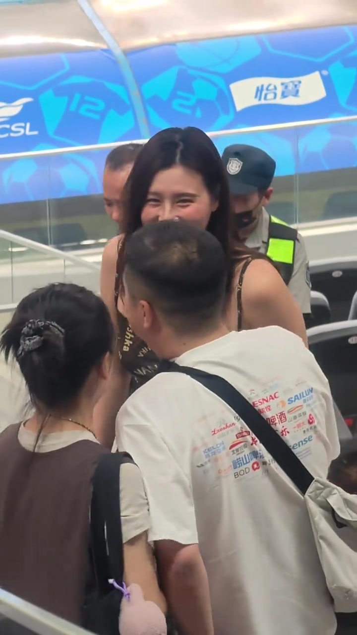 海牛4-2玉昆,泳坛世界纪录保持者刘湘现场观战 海牛4-2玉昆,泳坛世界纪录保持者刘湘现场观战