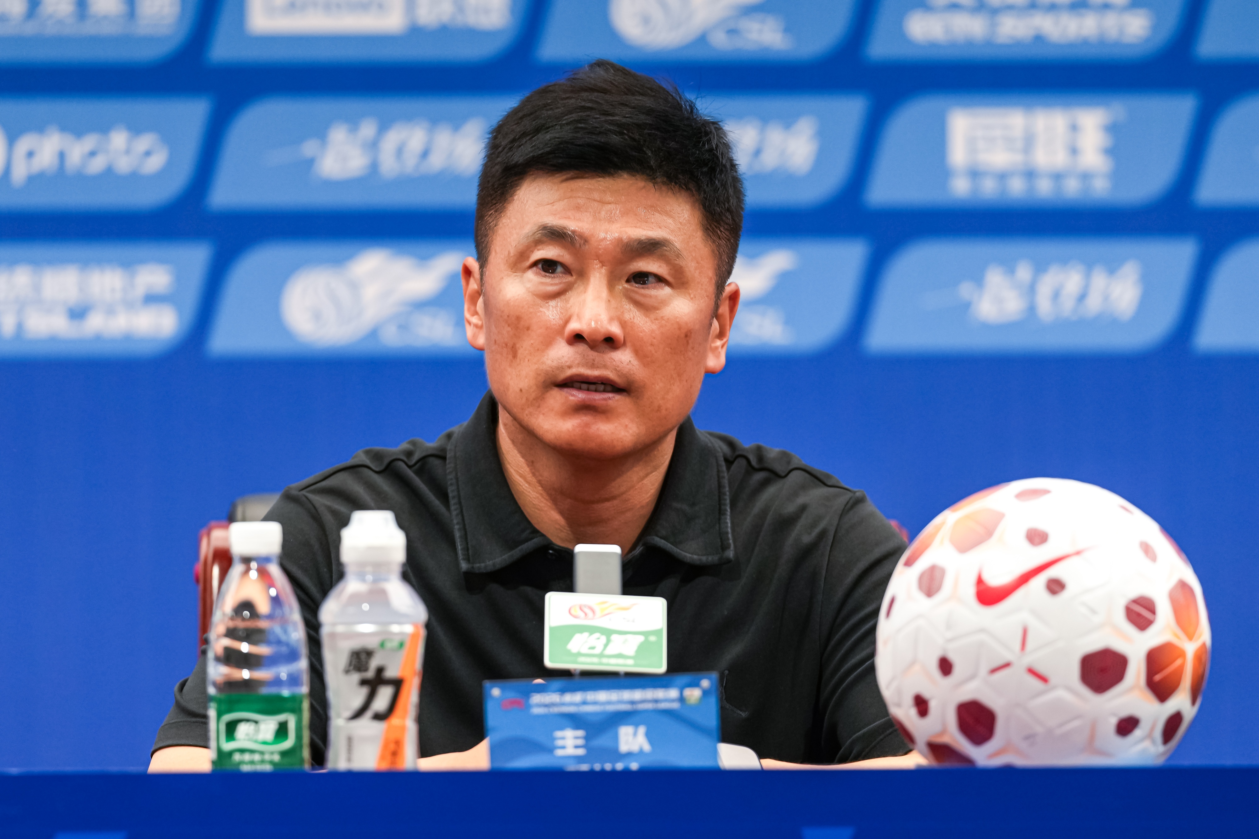 李国旭确认海港补赛三人伤停 英博轮换阵容迎一周三赛 李国旭确认海港补赛三人伤停 英博轮换阵容迎一周三赛